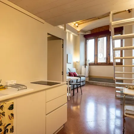 Via Banchi Di Sotto, 8 - Piazza Del Campo *